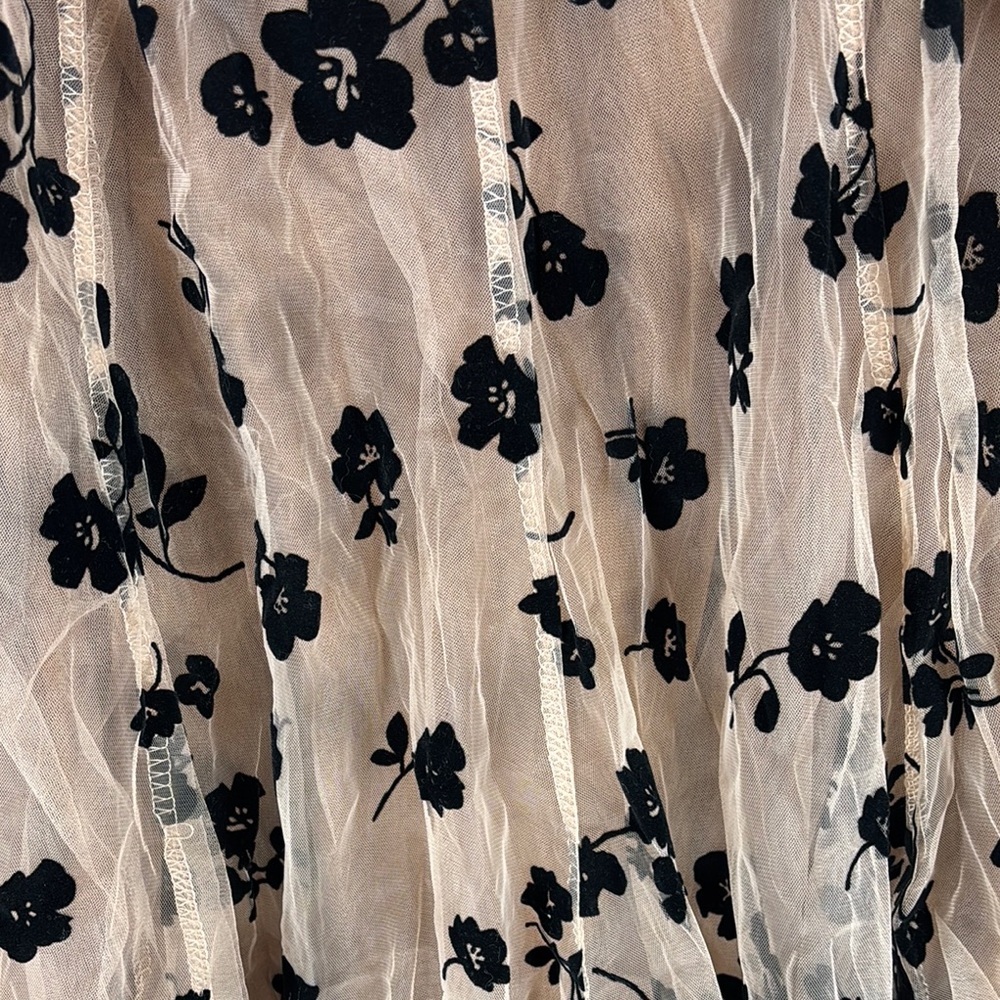 Chicwish > New with Tags 3D Posy Double Layered Midi Skirt OS - Picture 5 of 10